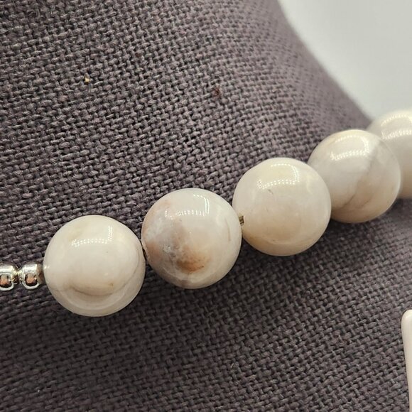 New Never Worn 18" 10mm White Agate Beaded Necklace w/925 Sterling clasp - Picture 2 of 3